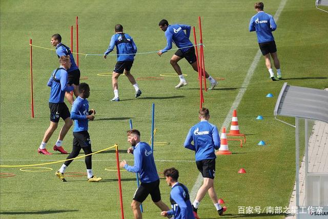 欧冠-金玟哉头球制胜 拜仁1-0巴黎圣日耳曼