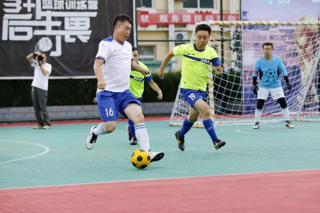 西甲-莱万哑火贝克尔制胜 巴萨0-1皇家社会