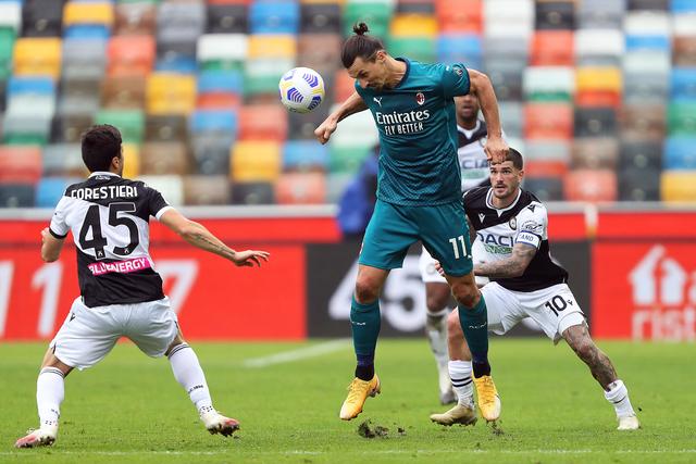 马菲奥向镜头做5比2手势 嘲讽皇马5比2不敌巴萨